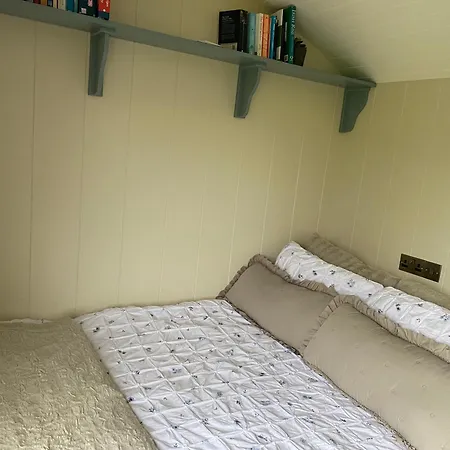 Chalet 1 Bed Pod - Sleeps 2 - Pets - Garden - Parking Boston