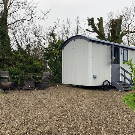 Chalet Burren Garden Glamping Hut Boston
