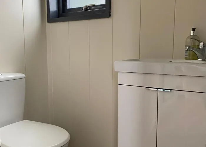 1 Bed Pod - Sleeps 2 - Pets - Garden - Parking Boston